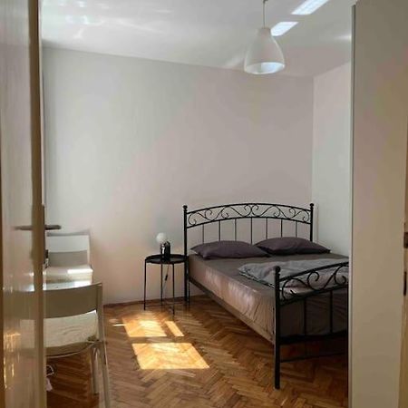 Central Home In Белград Екстериор снимка